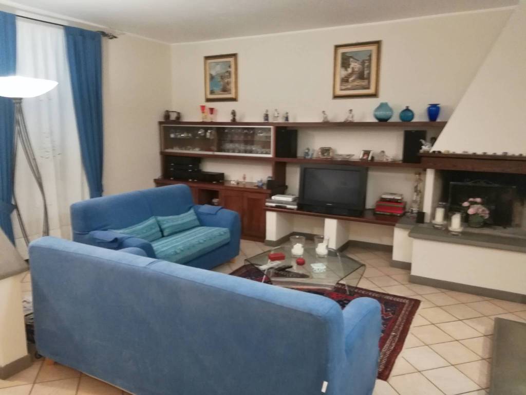 casa indipendente in vendita a Campi Bisenzio in zona San Piero a Ponti