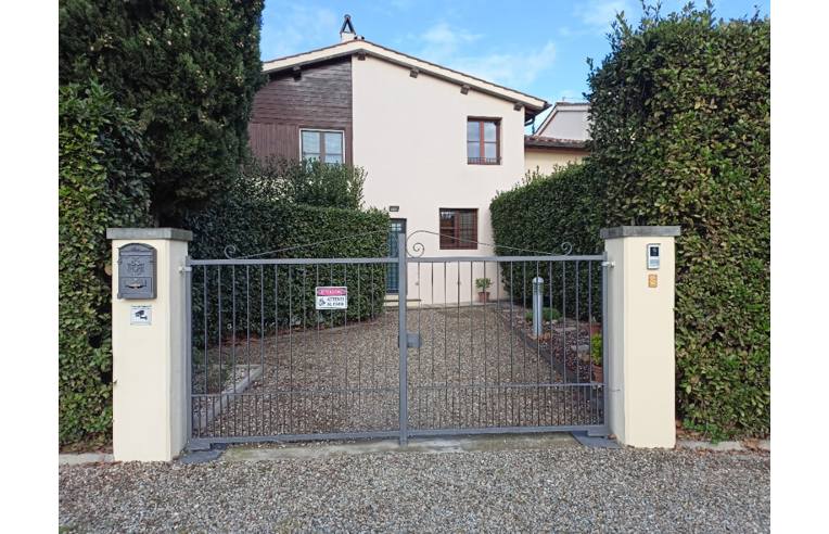 casa indipendente in vendita a Campi Bisenzio