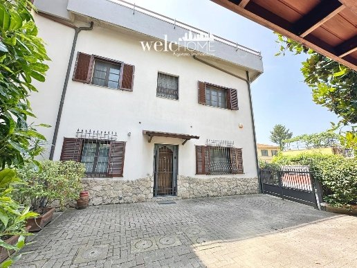 casa indipendente in vendita a Campi Bisenzio in zona San Donnino