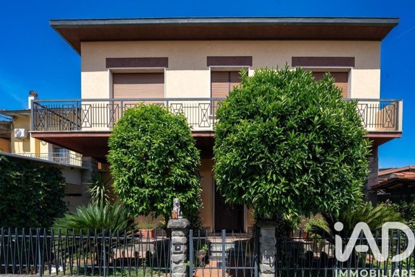 casa indipendente in vendita a Campi Bisenzio in zona Capalle