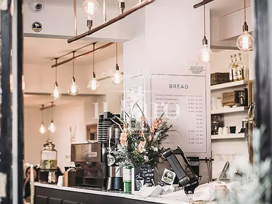 negozio in vendita a Campi Bisenzio in zona San Piero a Ponti