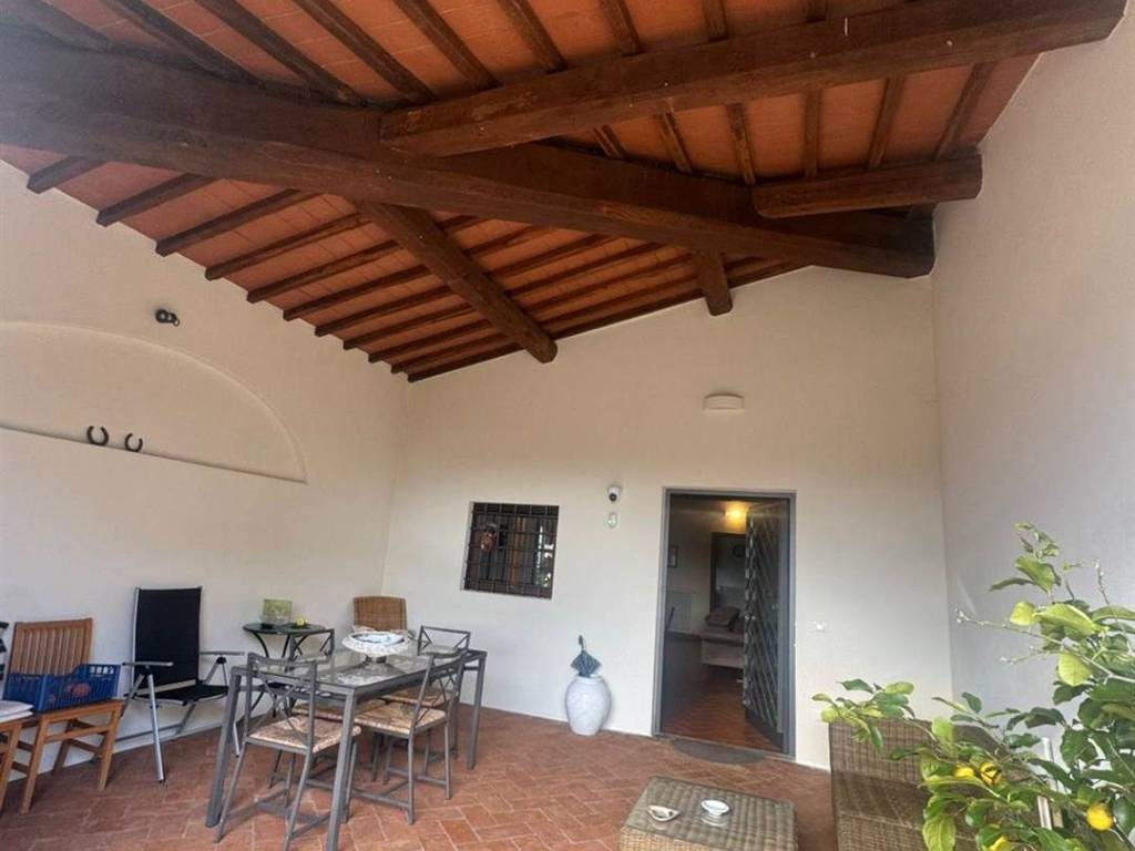 casa indipendente in vendita a Campi Bisenzio in zona Limite