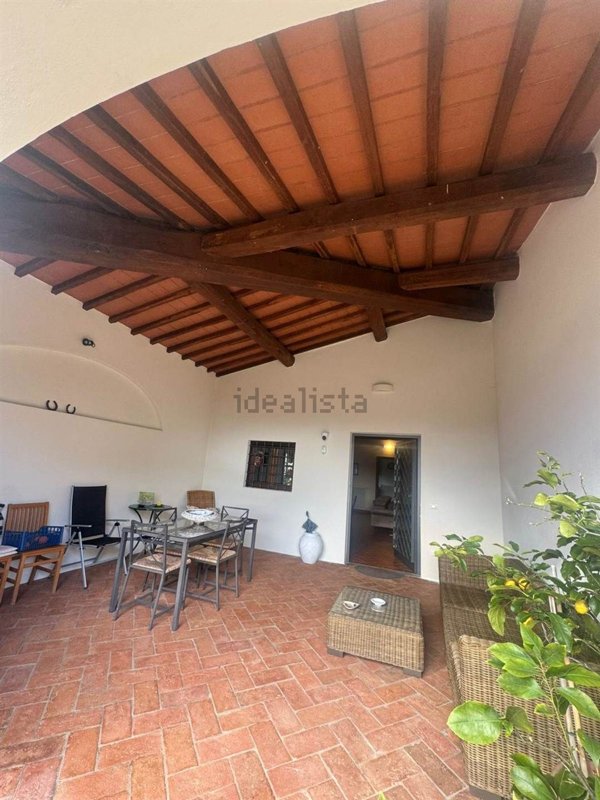 esavano in vendita a Campi Bisenzio