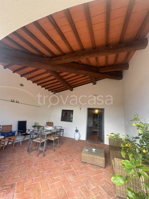 casa indipendente in vendita a Campi Bisenzio