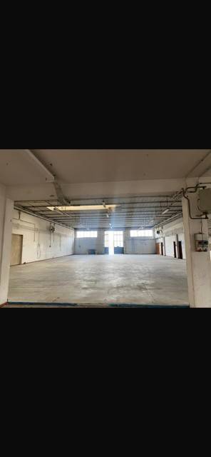 locale commerciale in vendita a Campi Bisenzio in zona San Piero a Ponti