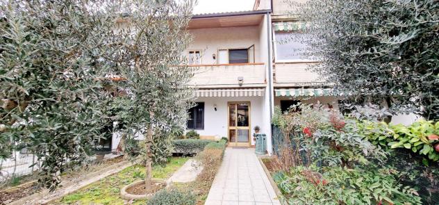casa indipendente in vendita a Campi Bisenzio in zona San Piero a Ponti
