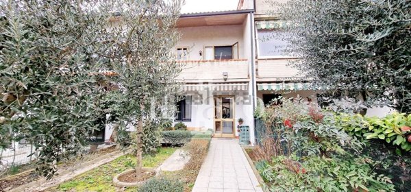 casa indipendente in vendita a Campi Bisenzio in zona San Piero a Ponti