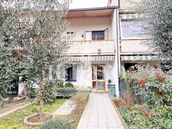 casa indipendente in vendita a Campi Bisenzio in zona San Piero a Ponti