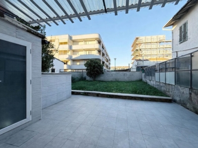 casa indipendente in vendita a Campi Bisenzio