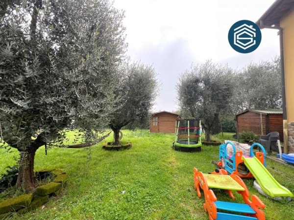 casa indipendente in vendita a Campi Bisenzio in zona Sant'Angelo a Lecore