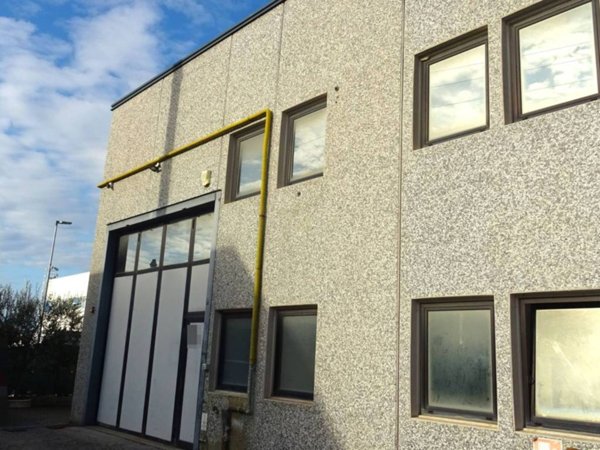 negozio in vendita a Campi Bisenzio in zona Capalle