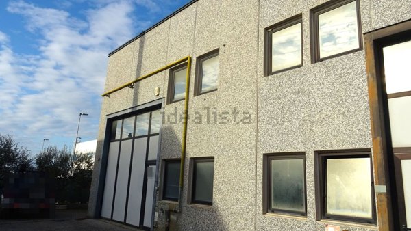 casa indipendente in vendita a Campi Bisenzio