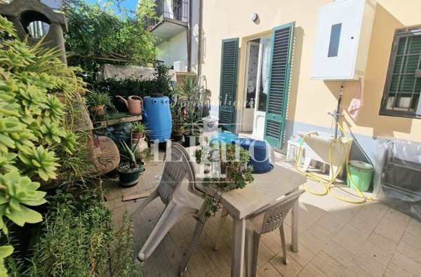 casa indipendente in vendita a Campi Bisenzio