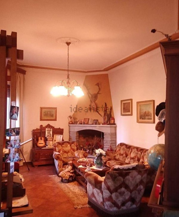 casa indipendente in vendita a Campi Bisenzio