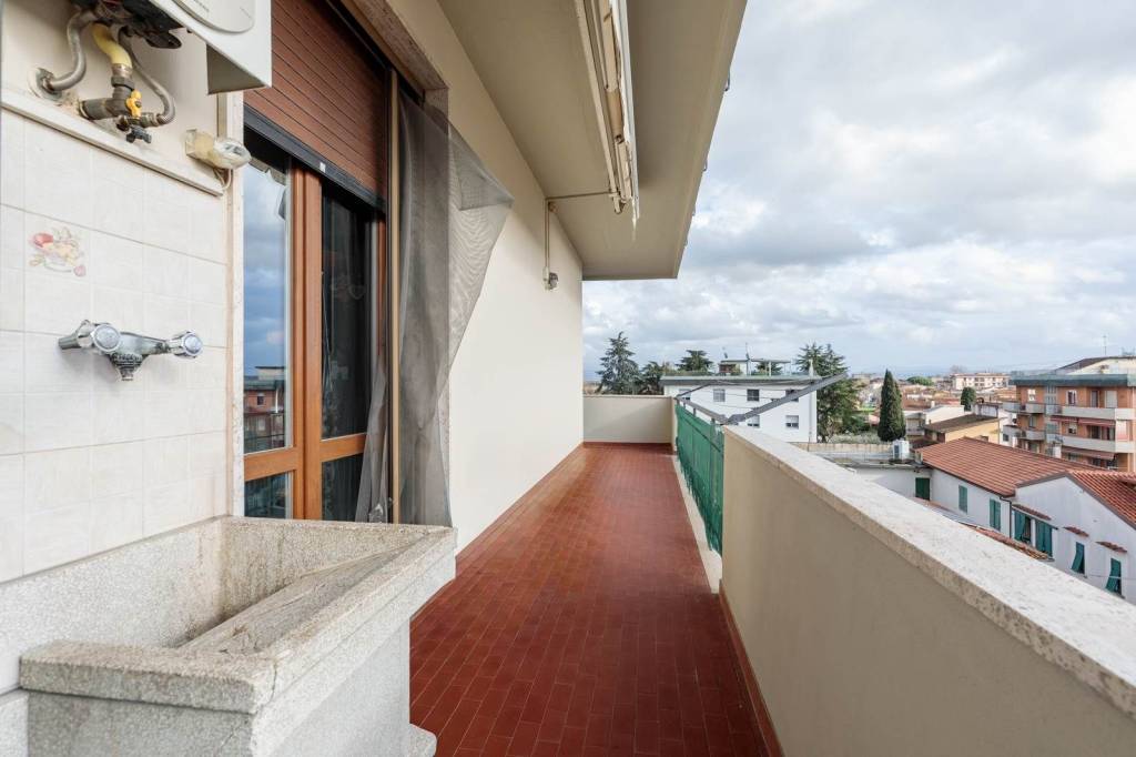 appartamento in vendita a Campi Bisenzio in zona San Cresci