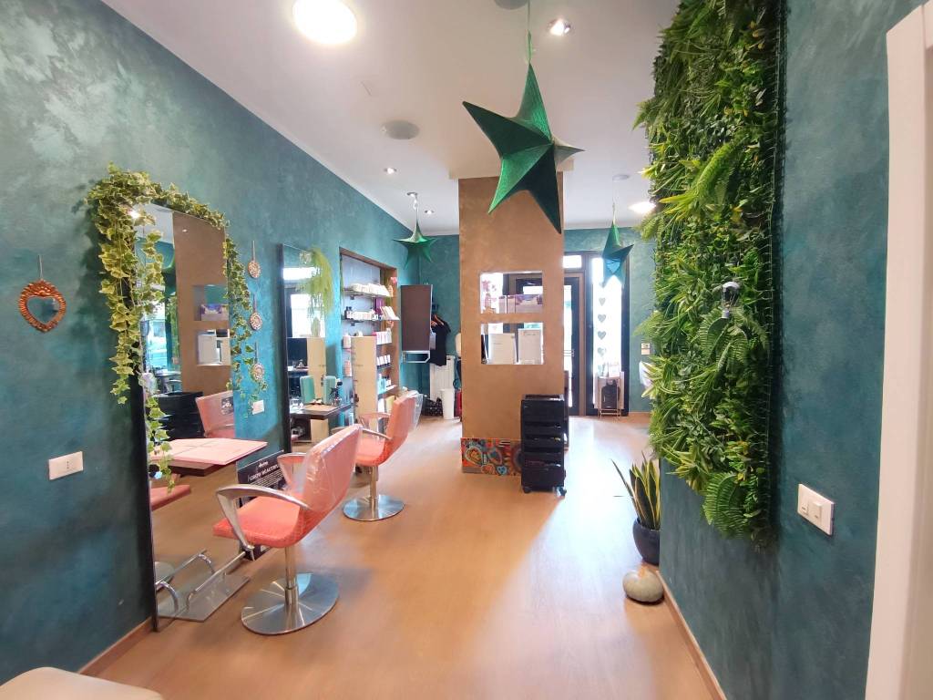 negozio in vendita a Campi Bisenzio