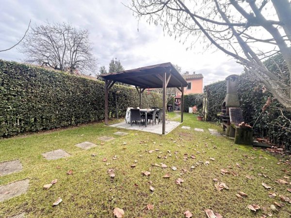 casa indipendente in vendita a Campi Bisenzio in zona Limite