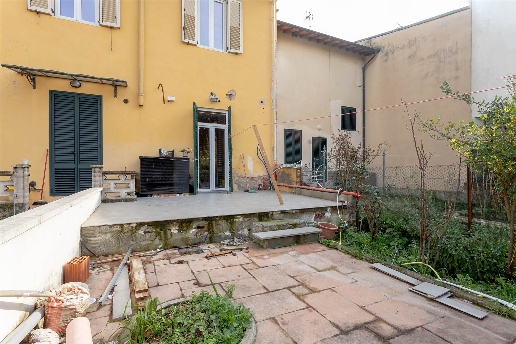 casa indipendente in vendita a Campi Bisenzio in zona Capalle