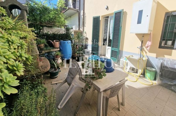 casa indipendente in vendita a Campi Bisenzio