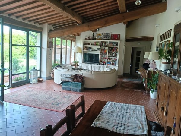 casa indipendente in vendita a Campi Bisenzio