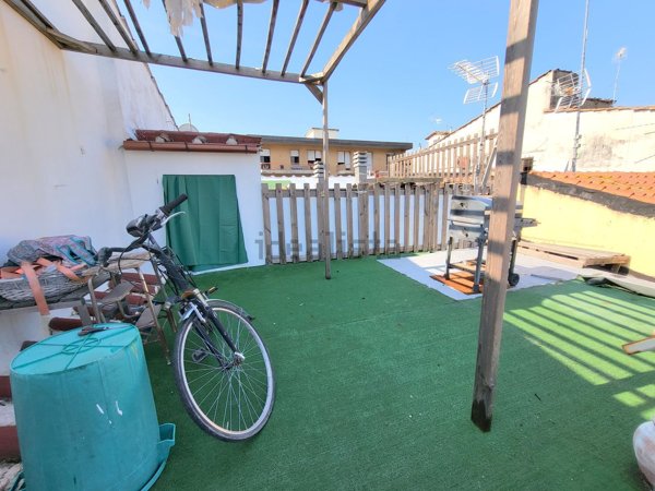 casa indipendente in vendita a Campi Bisenzio