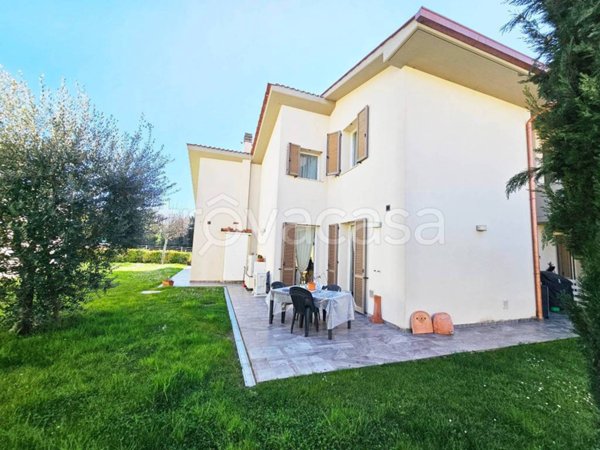 casa indipendente in vendita a Campi Bisenzio