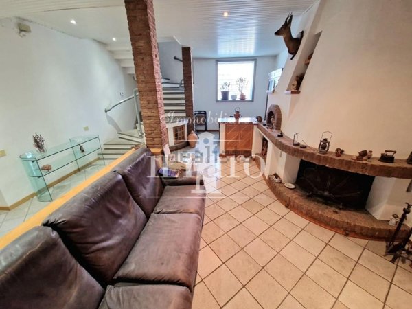 casa indipendente in vendita a Campi Bisenzio in zona San Donnino