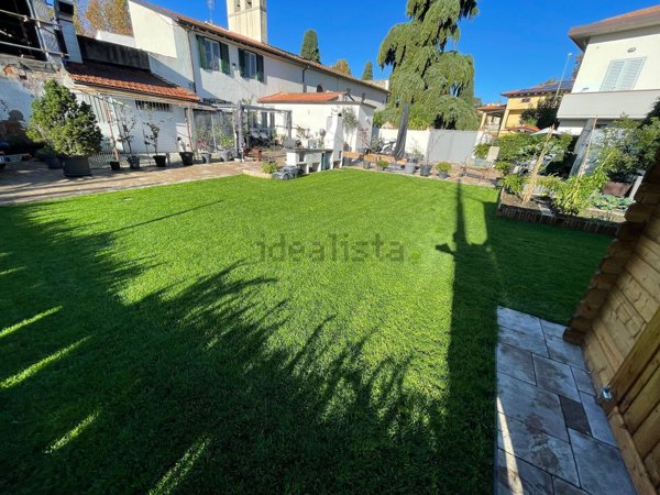 casa indipendente in vendita a Campi Bisenzio