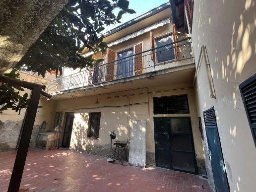 casa indipendente in vendita a Campi Bisenzio in zona San Cresci