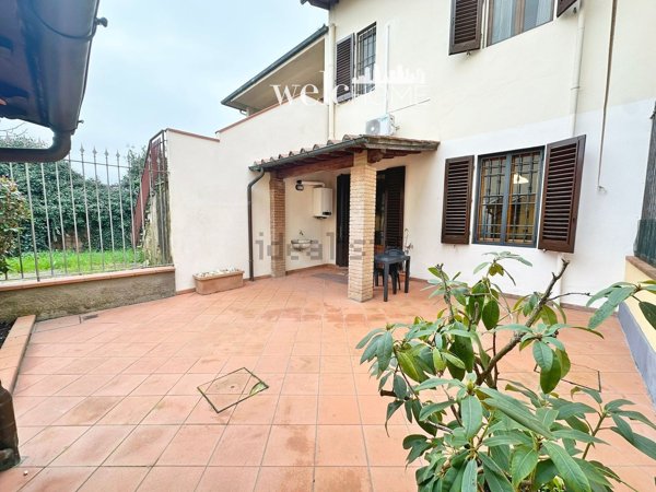 casa indipendente in vendita a Campi Bisenzio