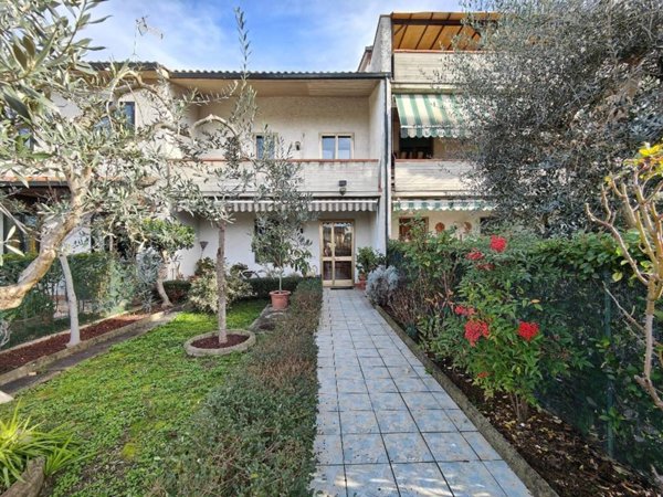 casa indipendente in vendita a Campi Bisenzio in zona San Cresci