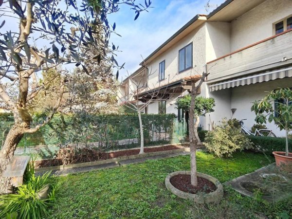 casa indipendente in vendita a Campi Bisenzio in zona San Cresci