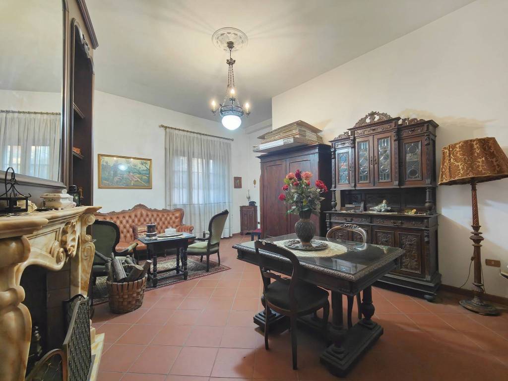 casa indipendente in vendita a Campi Bisenzio in zona San Donnino