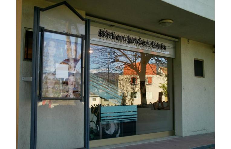 negozio in vendita a Campi Bisenzio