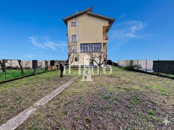 casa indipendente in vendita a Campi Bisenzio in zona Sant'Angelo a Lecore