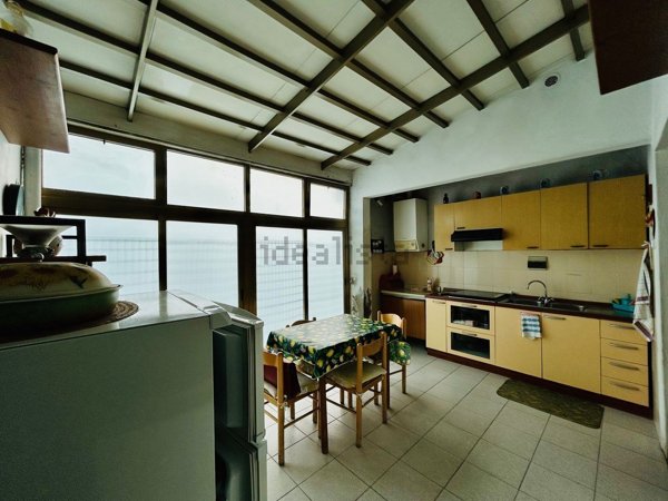 casa indipendente in vendita a Campi Bisenzio