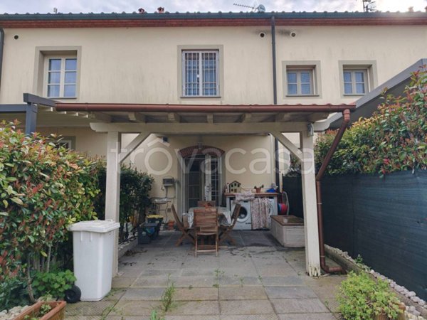 casa indipendente in vendita a Campi Bisenzio in zona San Piero a Ponti