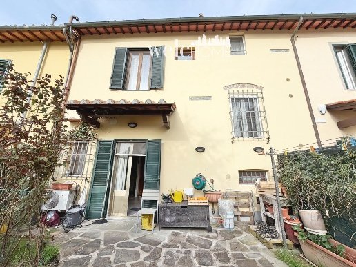 casa indipendente in vendita a Campi Bisenzio in zona San Piero a Ponti