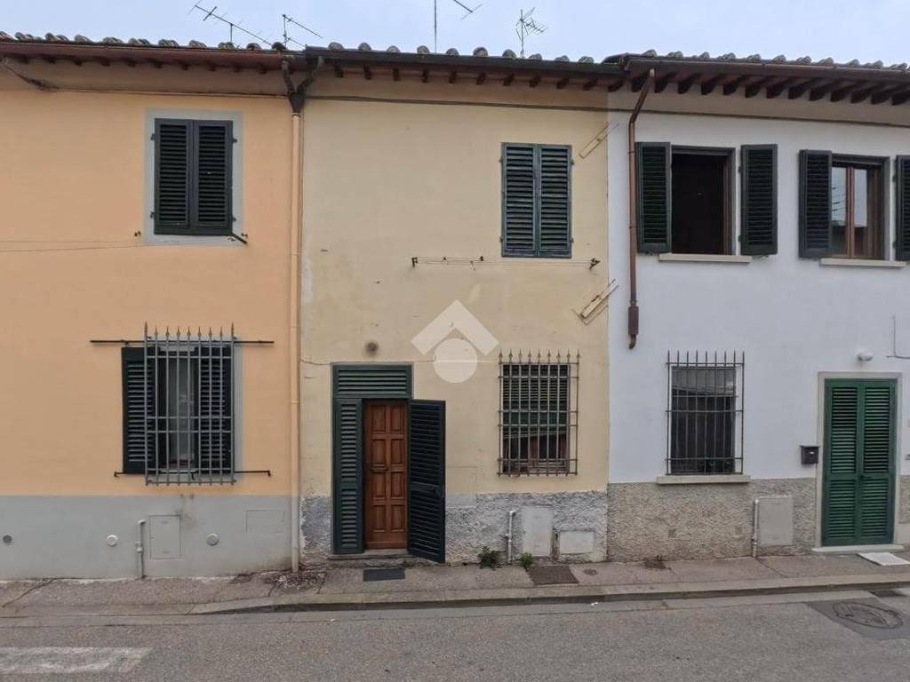 casa indipendente in vendita a Campi Bisenzio