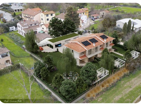 casa indipendente in vendita a Campi Bisenzio in zona Il Rosi