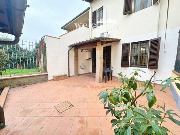 casa indipendente in vendita a Campi Bisenzio