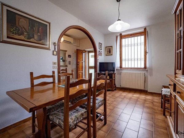 casa indipendente in vendita a Campi Bisenzio