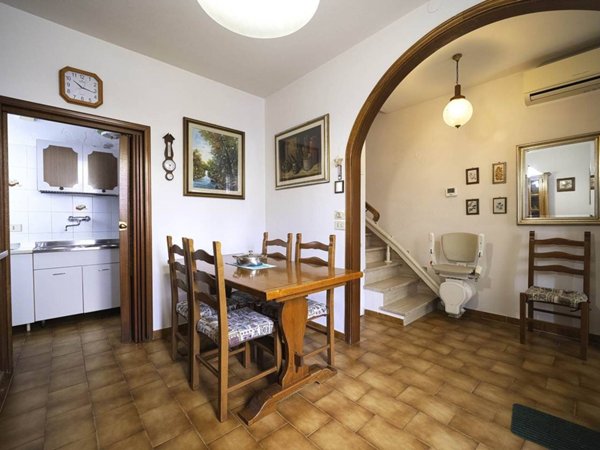 casa indipendente in vendita a Campi Bisenzio
