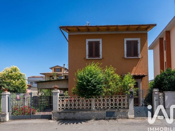 casa indipendente in vendita a Campi Bisenzio