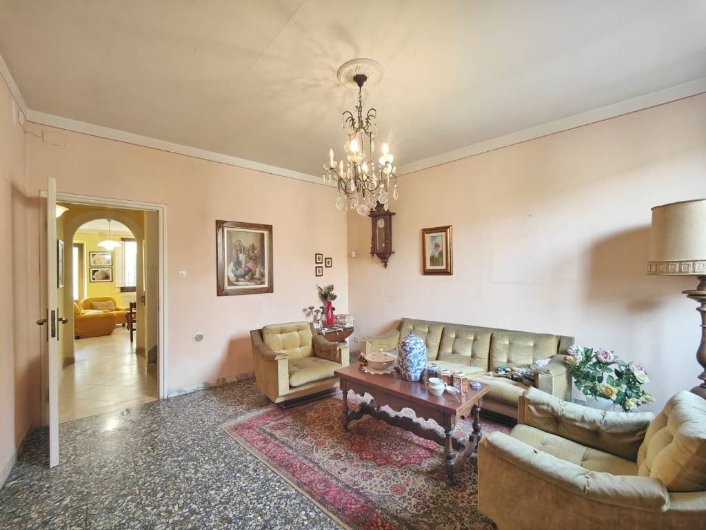 casa indipendente in vendita a Campi Bisenzio in zona San Donnino