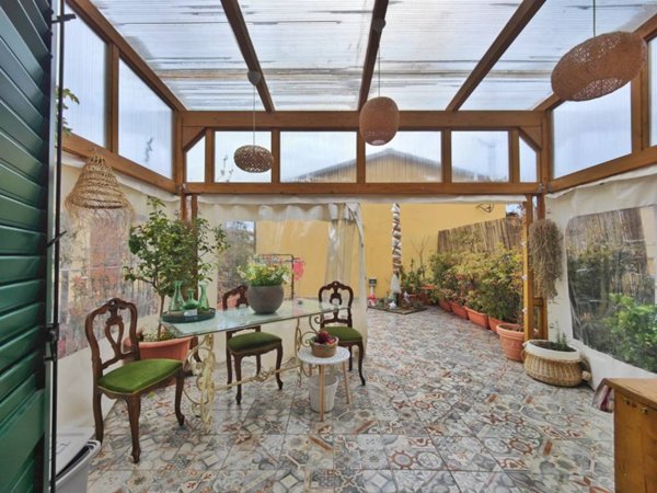 casa indipendente in vendita a Campi Bisenzio