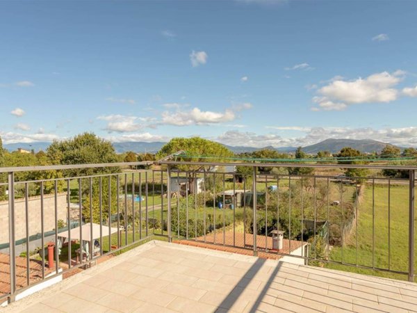 casa indipendente in vendita a Campi Bisenzio in zona Sant'Angelo a Lecore