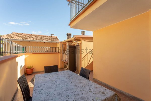 casa indipendente in vendita a Campi Bisenzio in zona Sant'Angelo a Lecore