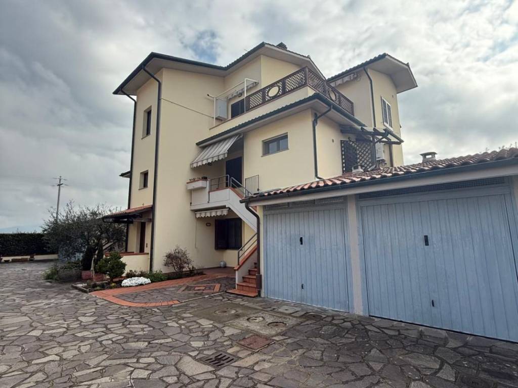 appartamento in vendita a Campi Bisenzio