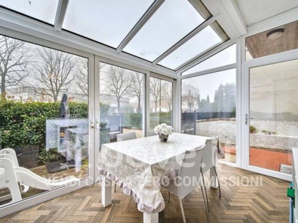 casa indipendente in vendita a Campi Bisenzio in zona Capalle